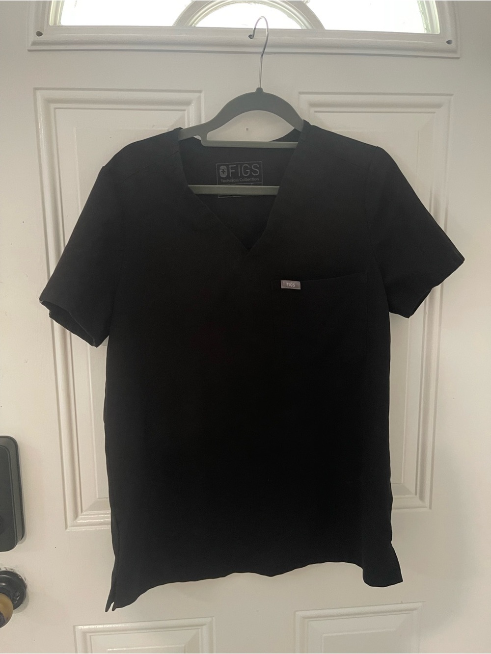FIGS women’s Scrub Top in Black & Grey